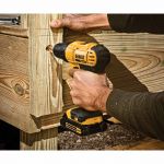 фото Шуруповерт DeWalt DCD771S2, Li-ion 18 В